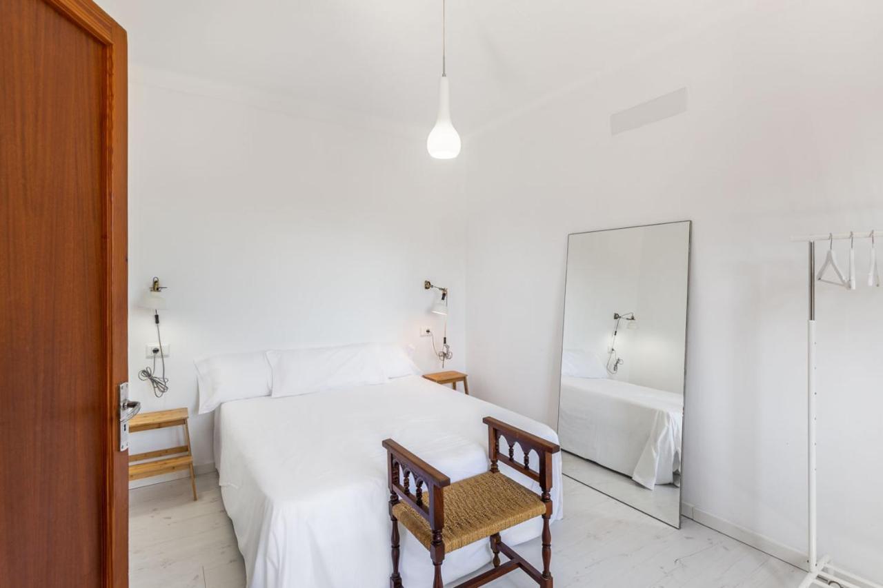 Rooms Can Moreno Ses Salines  Exteriör bild